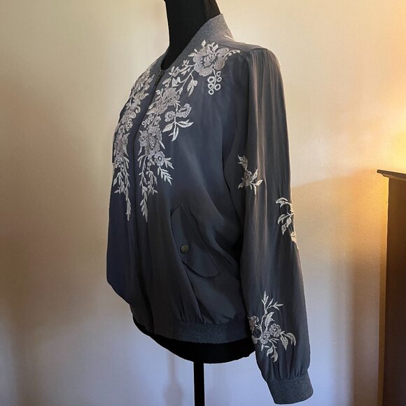 Johnny Was Grey Silk Bomber Jacket with White Floral Embroidery EUC - Picture 3 of 13